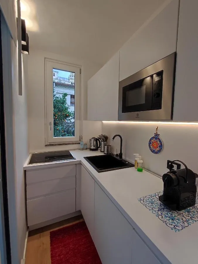 Dania Apartment Taormina 0*,  Italia