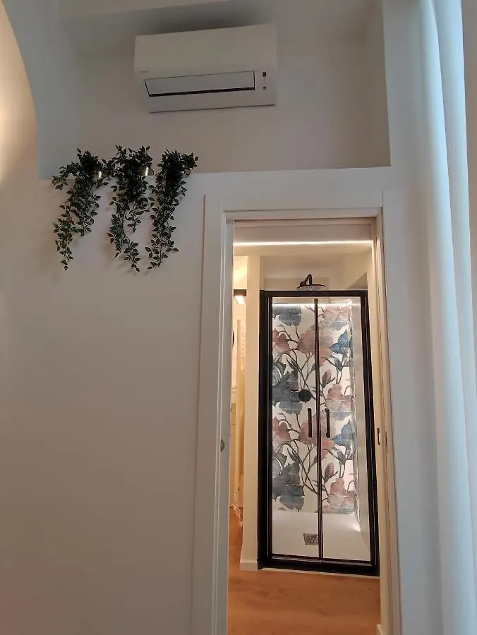 Dania Apartment Taormina 0*,